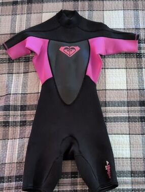 Roxy Women's Shorty Wetsuit in Black and Pink